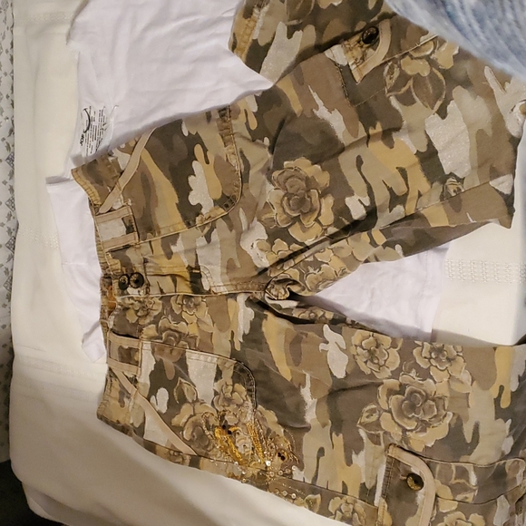 Camouflage cargo pants 8 sequins flower embroidered flap pockets childre… - Picture 2 of 9